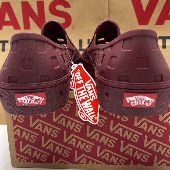 Vans Men’s Slip-On Trk Tawny Port
VN0A5HF8TWP
Sneakers - Picture 13 of 16